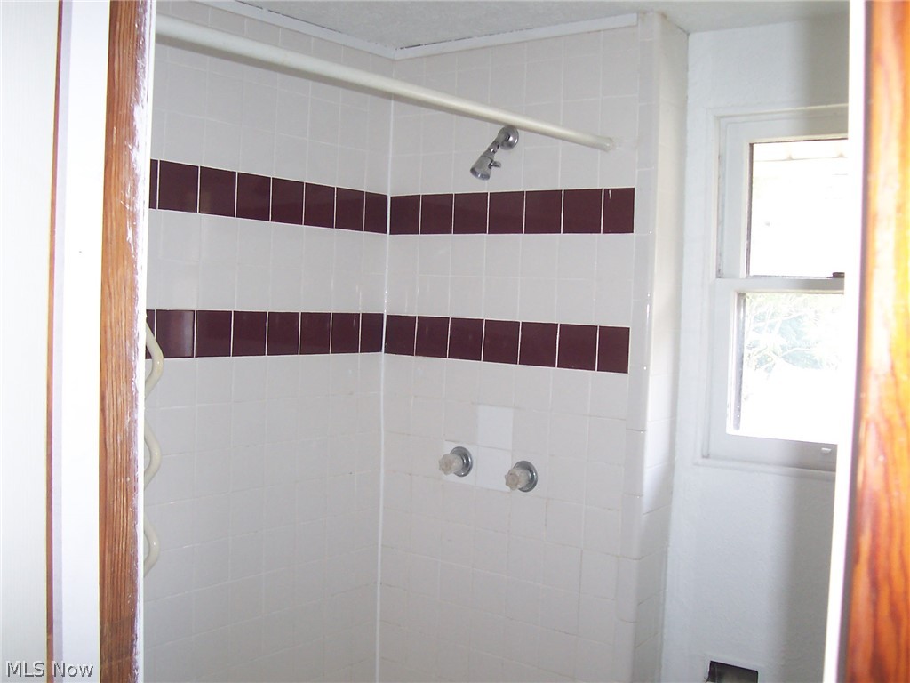 1025 Chalker Street Akron, OH 44310 - Photo 24 of 29 Gallery Image 24