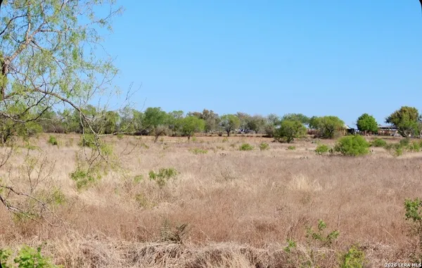 $350,000 | 435 County Road 7715, Devine, TX 78016