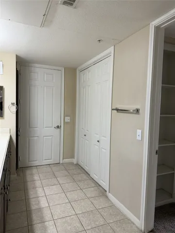 $1,450 | 7575 Kirby Drive, Unit 2218, Houston, TX 77030