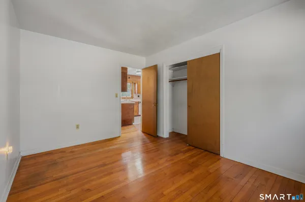$280,000 | 8 Holly Hill Drive, Montville, CT 06382