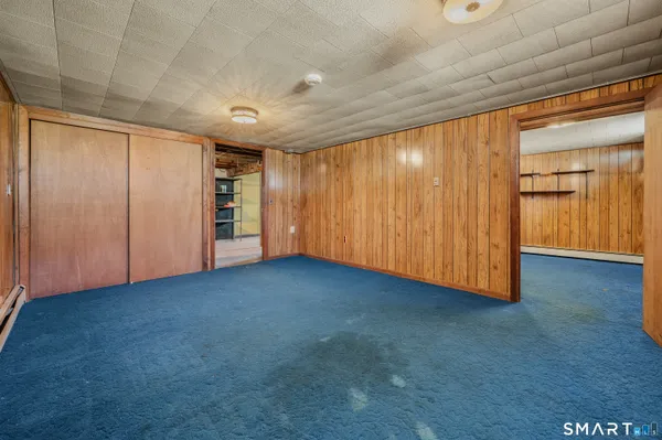 $280,000 | 8 Holly Hill Drive, Montville, CT 06382