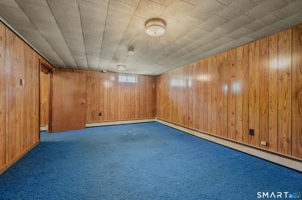 $280,000 | 8 Holly Hill Drive, Montville, CT 06382
