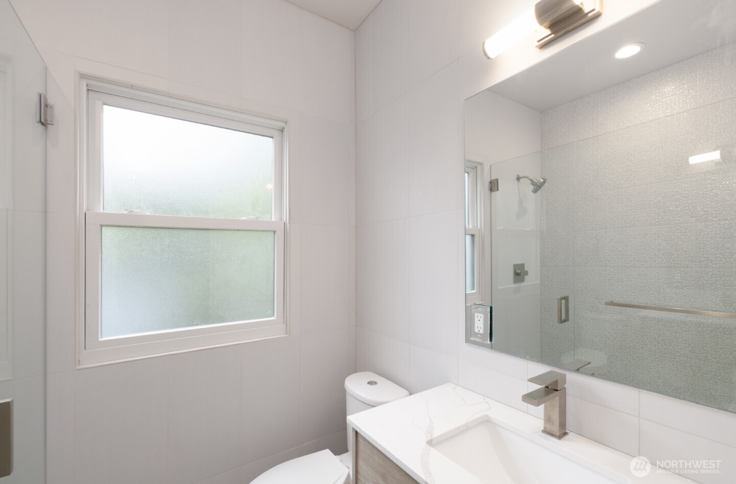 2123 East James Street Seattle, WA 98122 - Photo 8 of 14