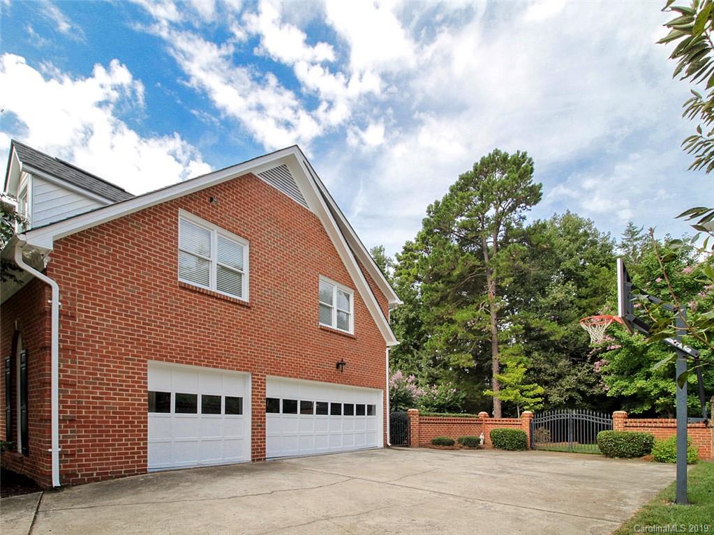 4838 Nora's Path Road Charlotte, NC 28226 - Photo 4 of 43
