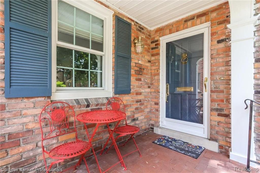 316 Merriweather Road Grosse Pointe Farms, MI 48236 - Photo 2 of 46