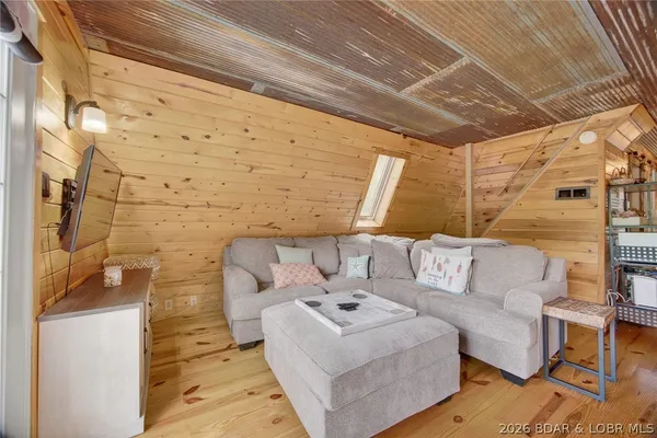 $378,000 | 30975 Dry Branch Road, Rocky Mount, MO 65072