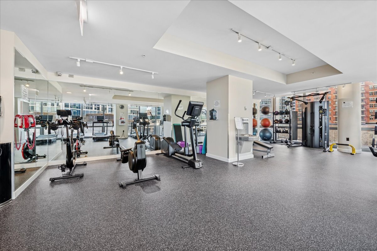 1235 South Prairie Avenue, Unit 1303 Chicago, IL 60605 - Photo 26 of 33