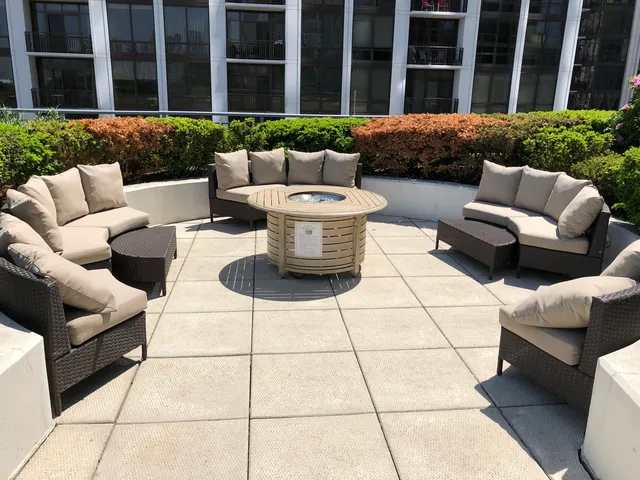 $649,000 | 1235 South Prairie Avenue, Unit 1303, Chicago, IL 60605