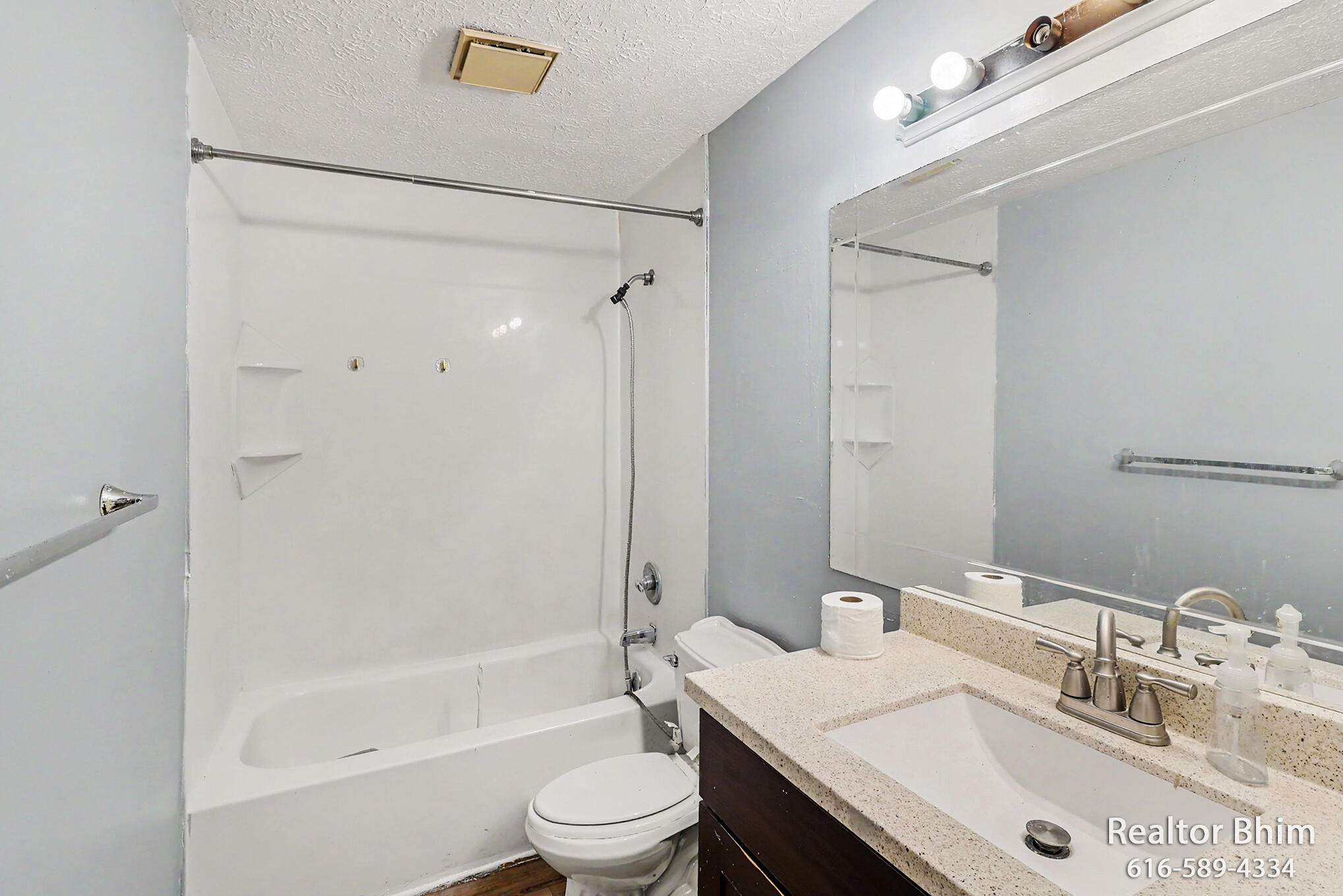 6007 Rockingham Drive Lansing, MI 48911 - Photo 18 of 30 786A4088