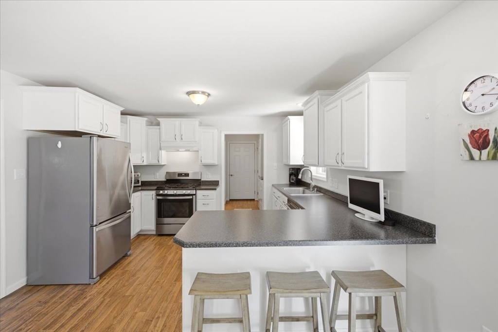 85 Lewis Avenue Walpole, MA 02081 - Photo 9 of 39