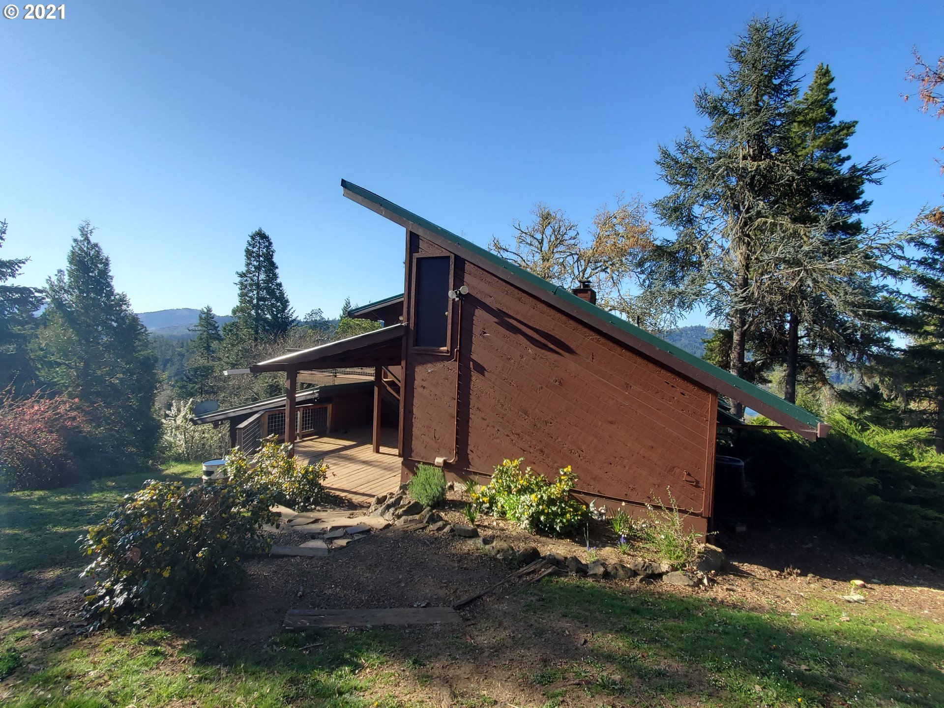 3456 North Bank Road Roseburg, OR 97470 - Photo 2 of 30 Gallery Image 2