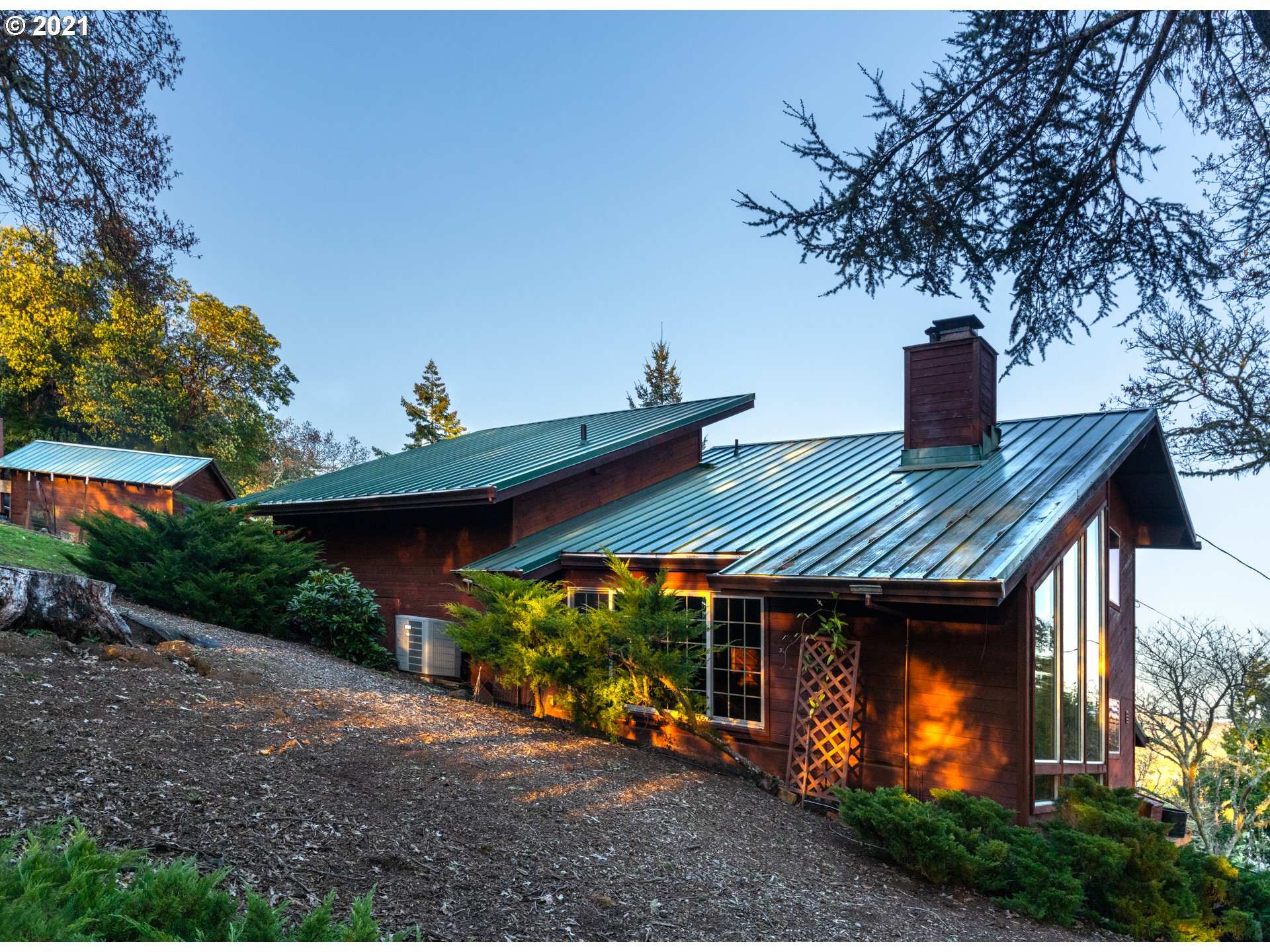 3456 North Bank Road Roseburg, OR 97470 - Photo 5 of 30 Gallery Image 5