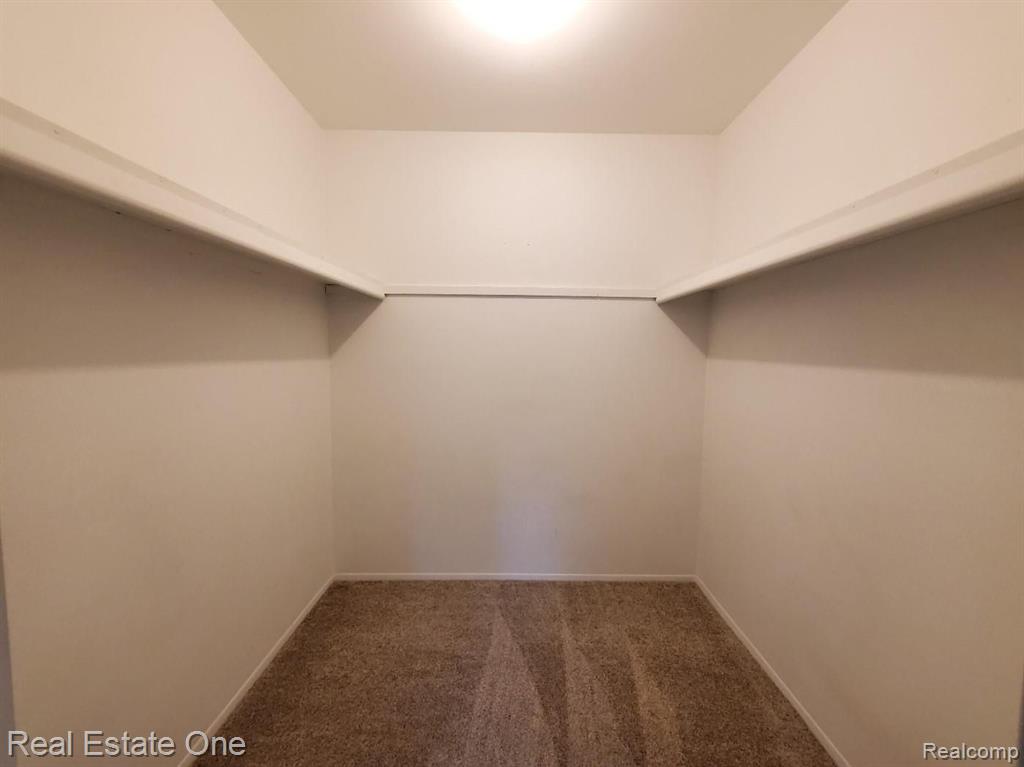 29870 West 12 Mile Road, Unit 706 Farmington Hills, MI 48334 - Photo 9 of 16