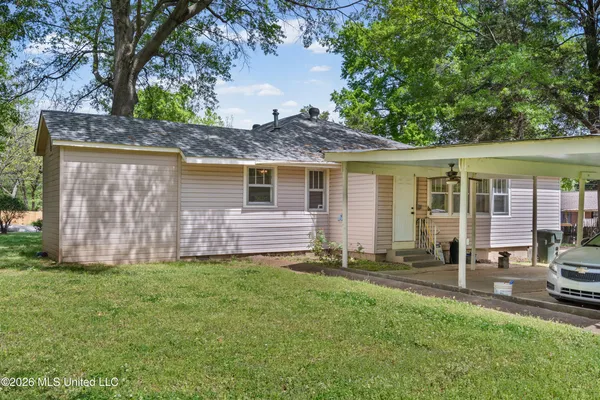 $199,900 | 712 Strayhorn Street, Senatobia, MS 38668