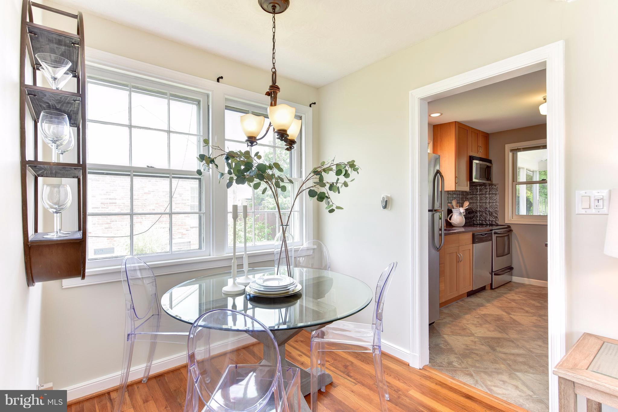 1607 Shenandoah Road Alexandria, VA 22308 - Photo 11 of 30 Dining Room looking into kitchen
