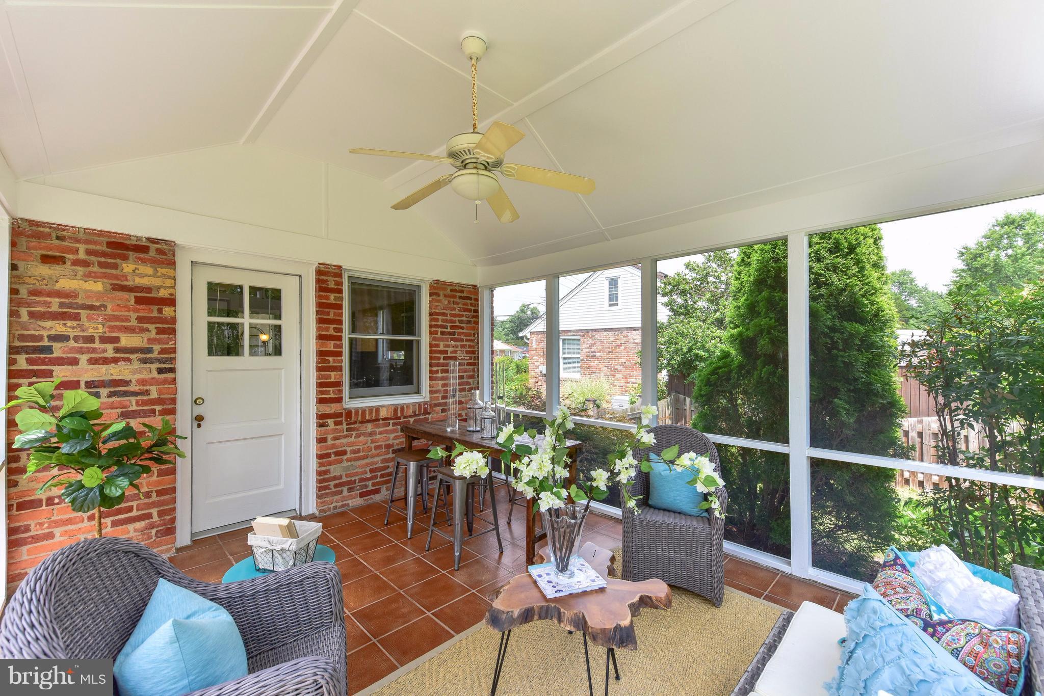 1607 Shenandoah Road Alexandria, VA 22308 - Photo 22 of 30 Screened porch