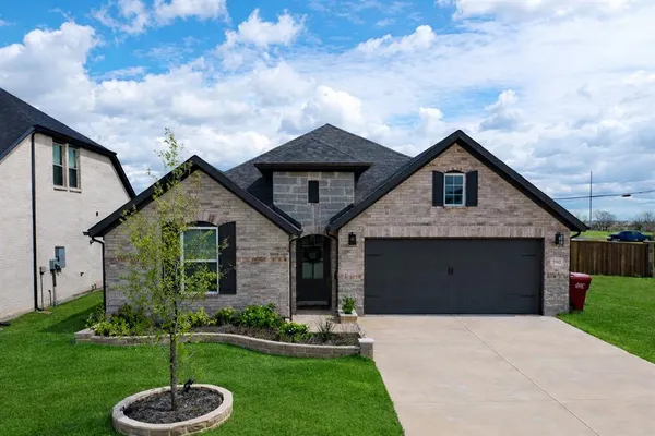 $2,700 | 2912 Beau Daniel Drive, Royse City, TX 75189