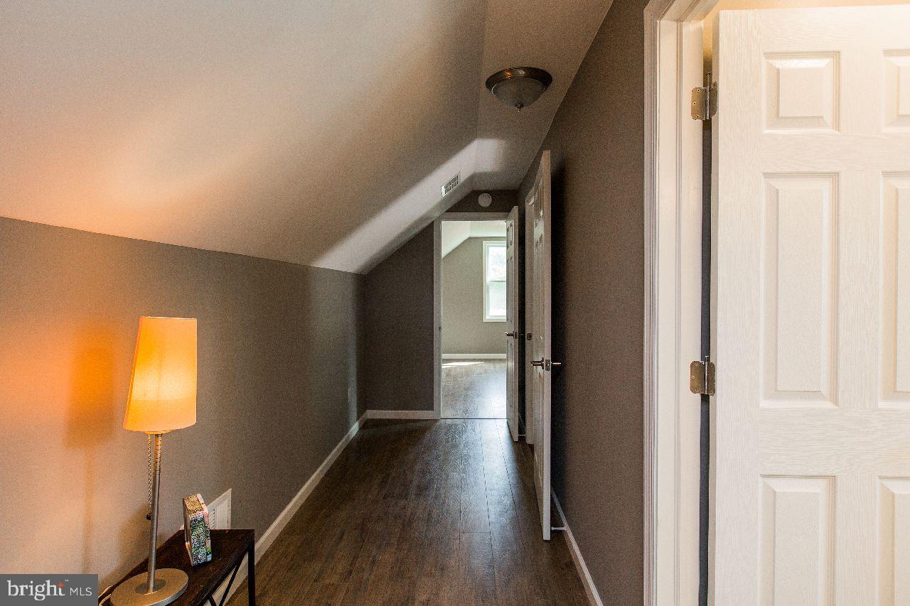 1719 White Water Road Lancaster, PA 17603 - Photo 28 of 49 2nd floor landing hallway