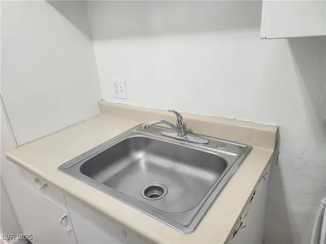 $850 | 559 San Pablo Drive, Unit 3, Las Vegas, NV 89104