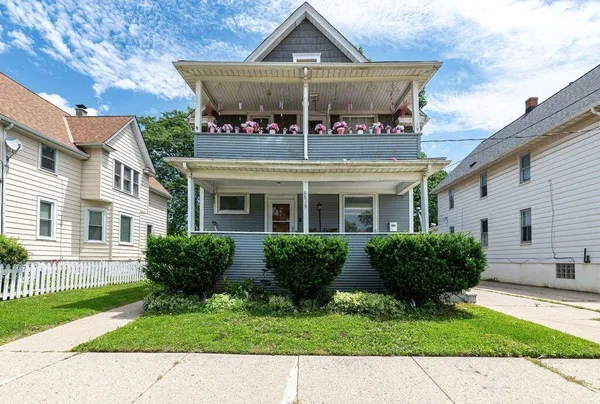 $214,900 | 6819 25th Avenue, Kenosha, WI 53143