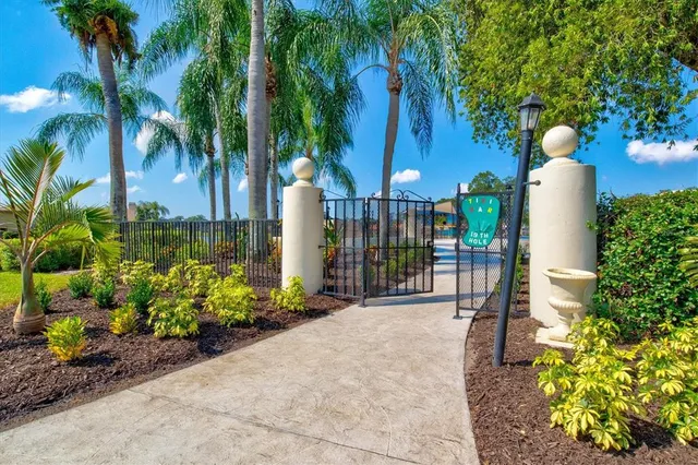 $349,900 | 4114 Murfield Drive East, Bradenton, FL 34203