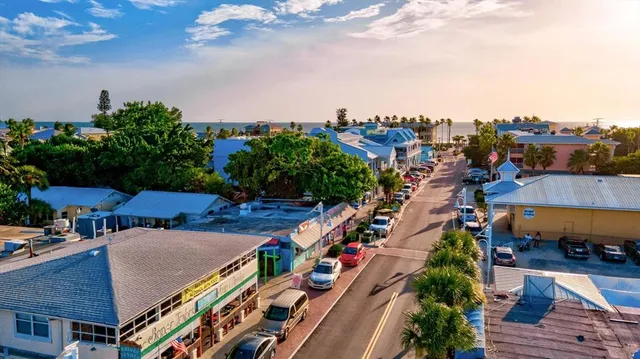 $349,900 | 4114 Murfield Drive East, Bradenton, FL 34203