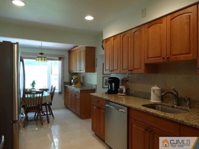 10 Carter Road East Brunswick, NJ 08816 - Photo 4 of 24 Gallery Image 4