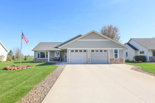 $365,000 | 635 Dewberry Lane, Alexandria, MN 56308