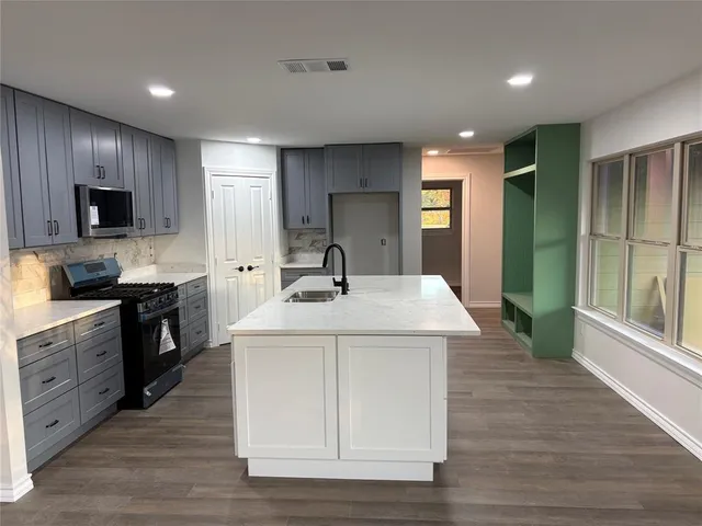 $429,800 | 2303 Royal Acres Drive, Denton, TX 76209