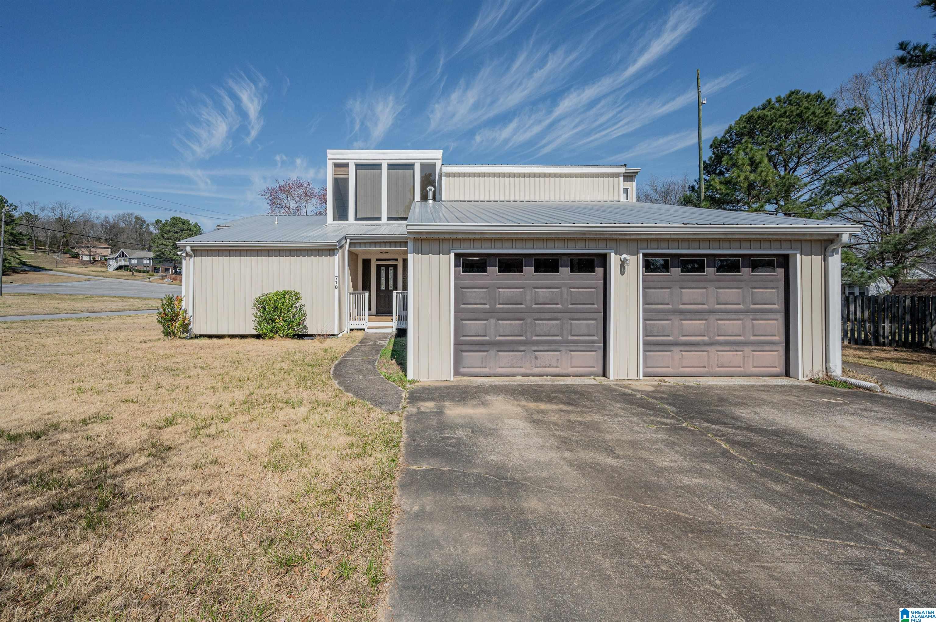 718 Valleyview Road Pelham, AL 35124 - Photo 2 of 43