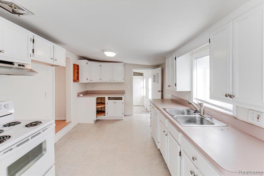 819 Francis Street Rochester Hills, MI 48307 - Photo 10 of 25