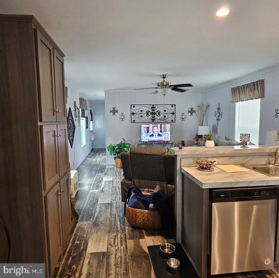 2110 Mays Landing Road, Unit 14 Millville, NJ 08332 - Photo 5 of 12 a kitchen that has a stove and a refrigerator