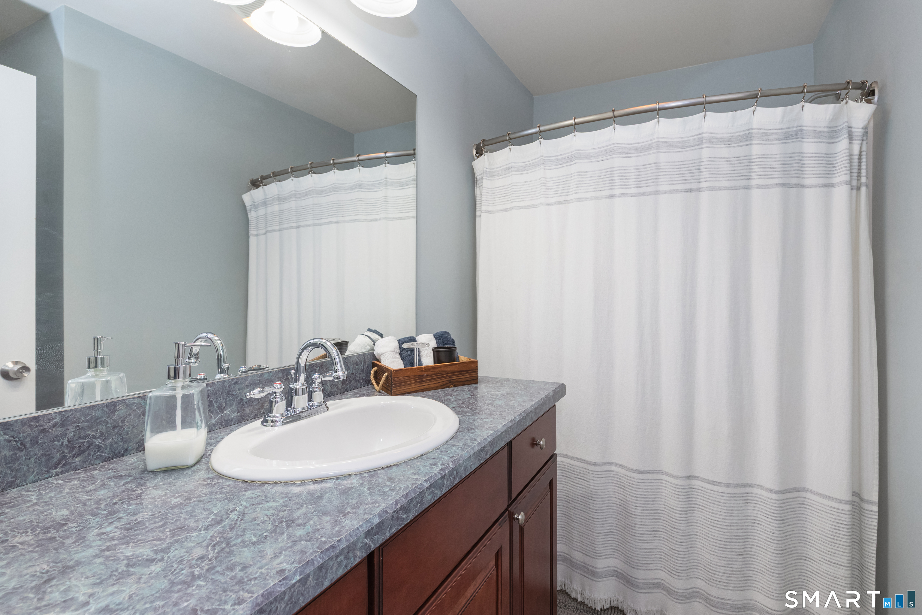 12 Davis Road Oxford, CT 06478 - Photo 22 of 35