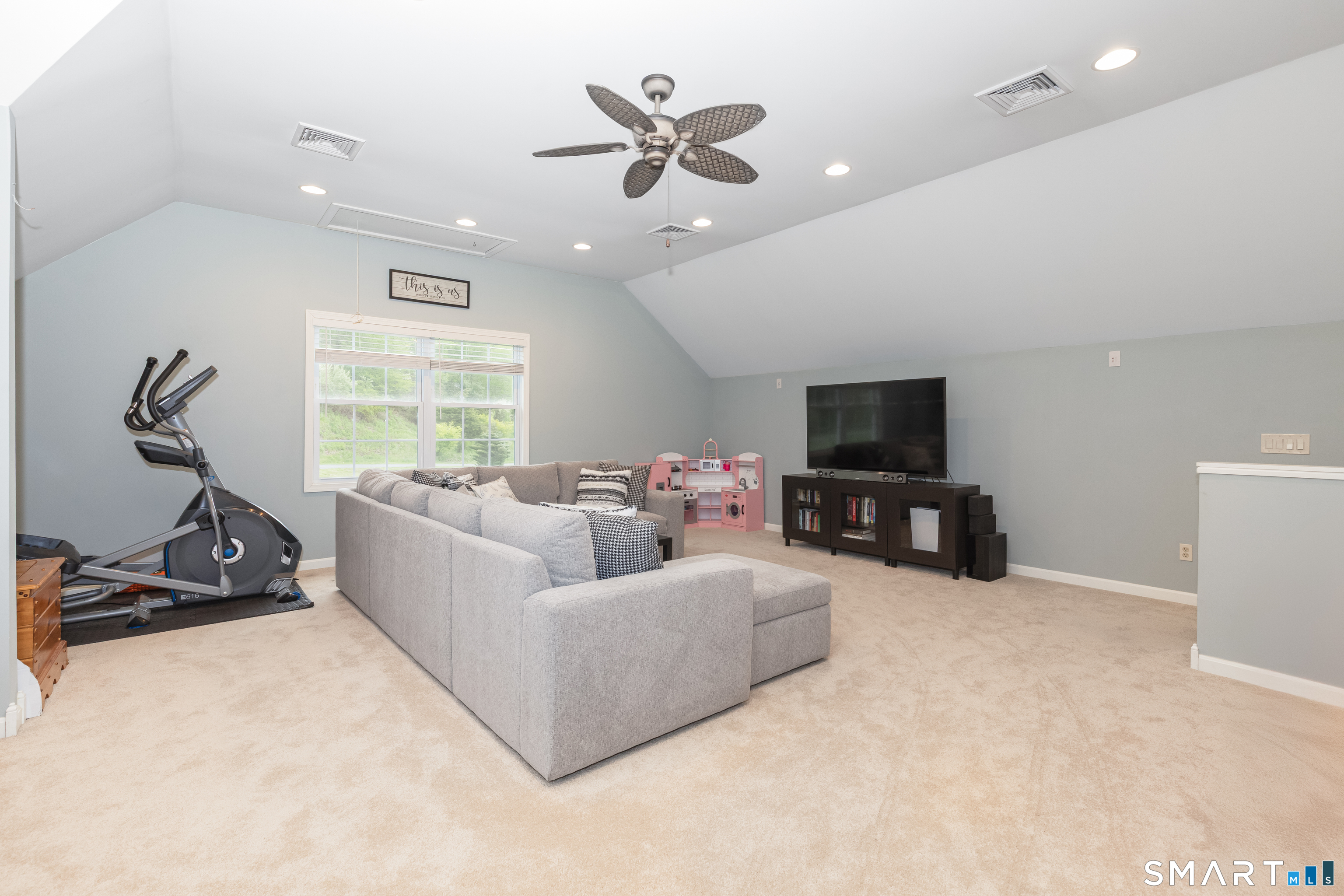 12 Davis Road Oxford, CT 06478 - Photo 23 of 35