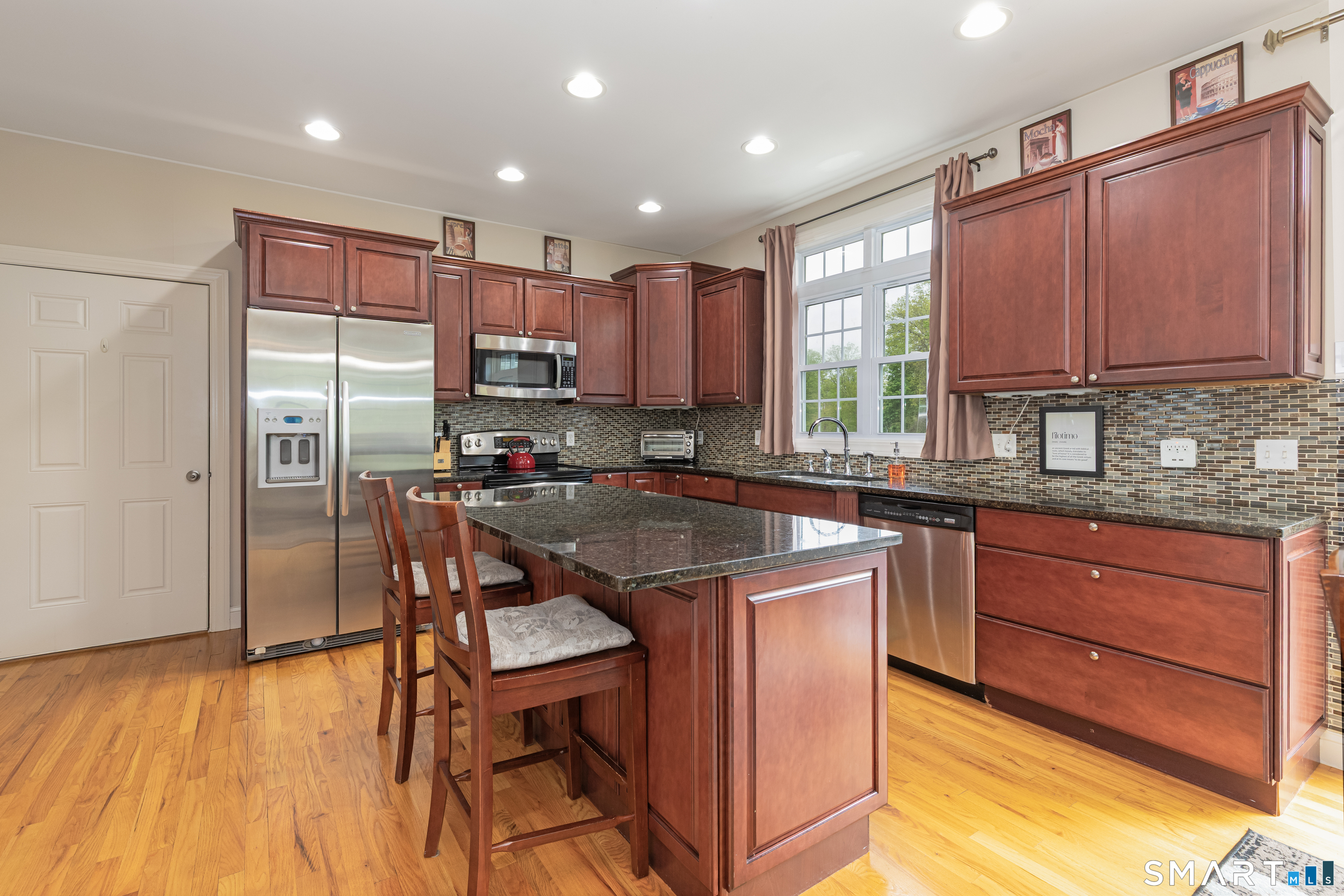 12 Davis Road Oxford, CT 06478 - Photo 6 of 35