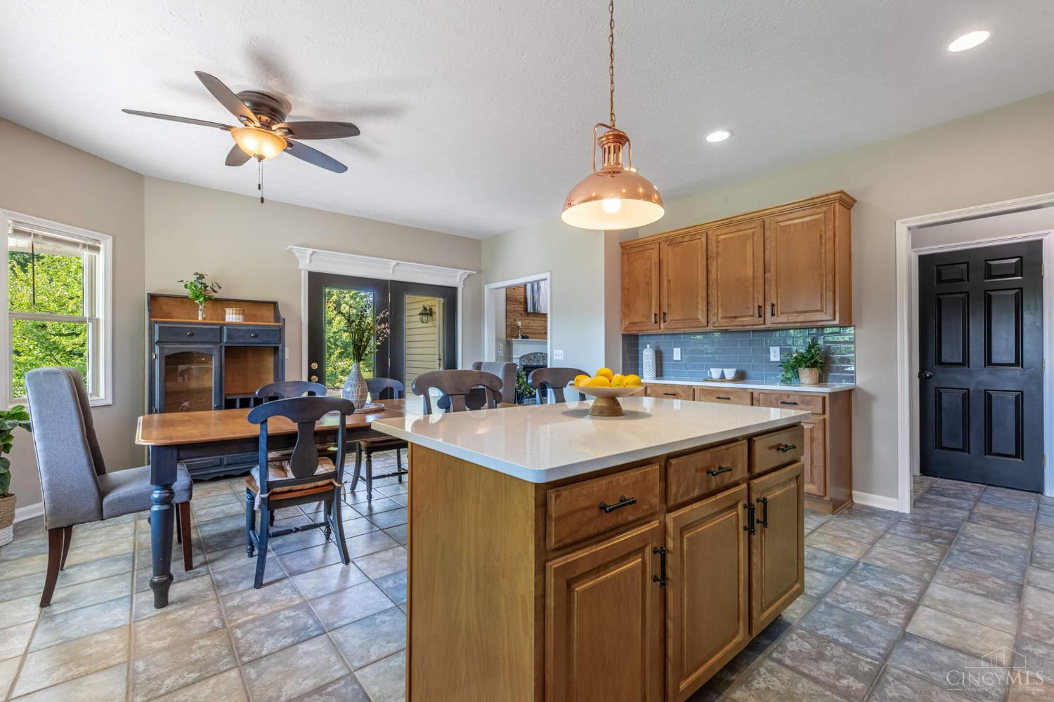 3387 Shaker Road Franklin, OH 45005 - Photo 12 of 53 Gallery Image 12