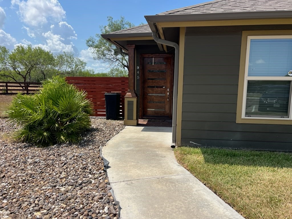 a view of entrance of the house
