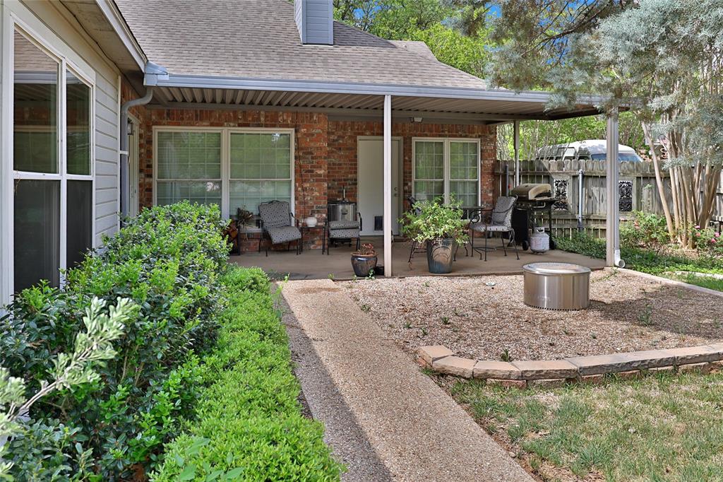 613 Regina Drive Hewitt, TX 76643 - Photo 8 of 33 a view of a house with backyard and porch