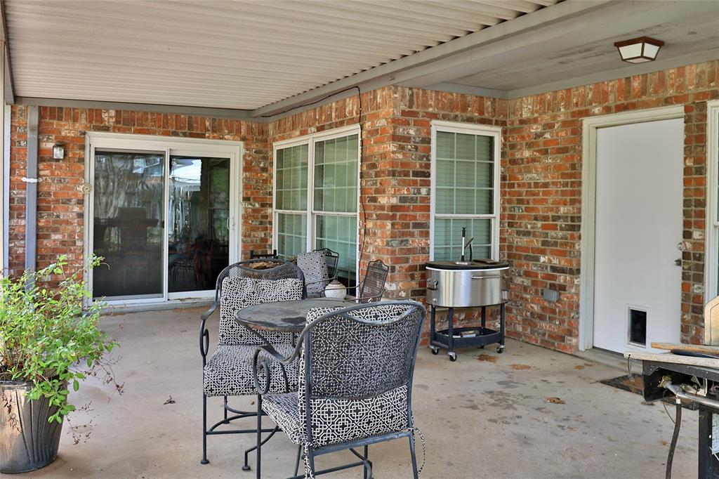 613 Regina Drive Hewitt, TX 76643 - Photo 9 of 33 a outdoor seating area with furniture