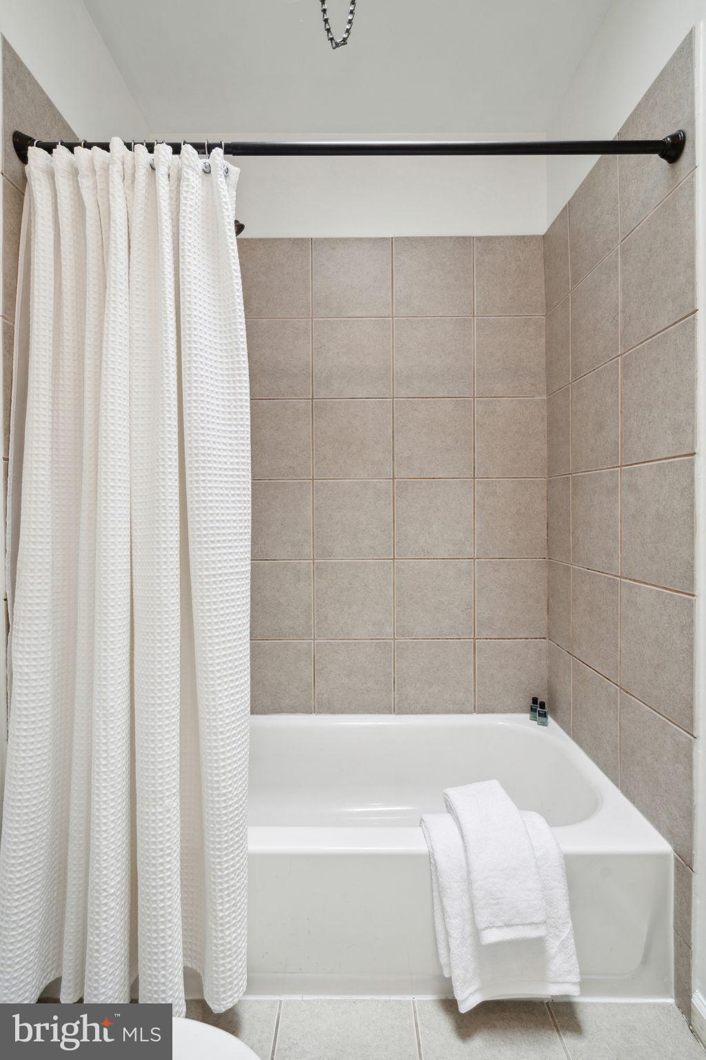 306 Carson Street Philadelphia, PA 19128 - Photo 19 of 27 Bath