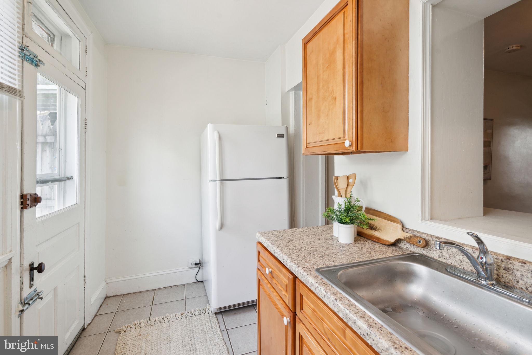 306 Carson Street Philadelphia, PA 19128 - Photo 10 of 27 Kitchen