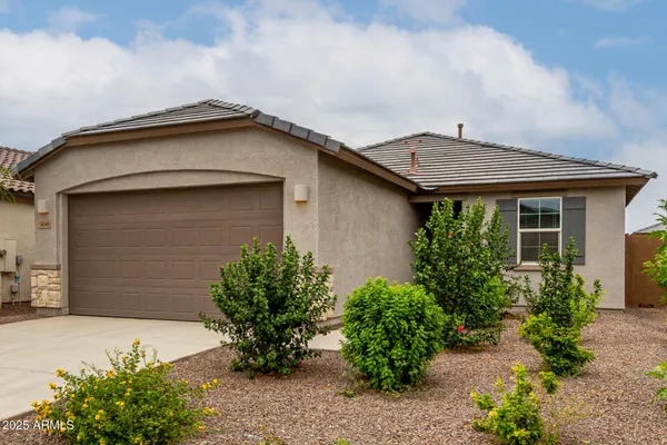 $1,975 | 3048 East Riding Boot Way, San Tan Valley, AZ 85140