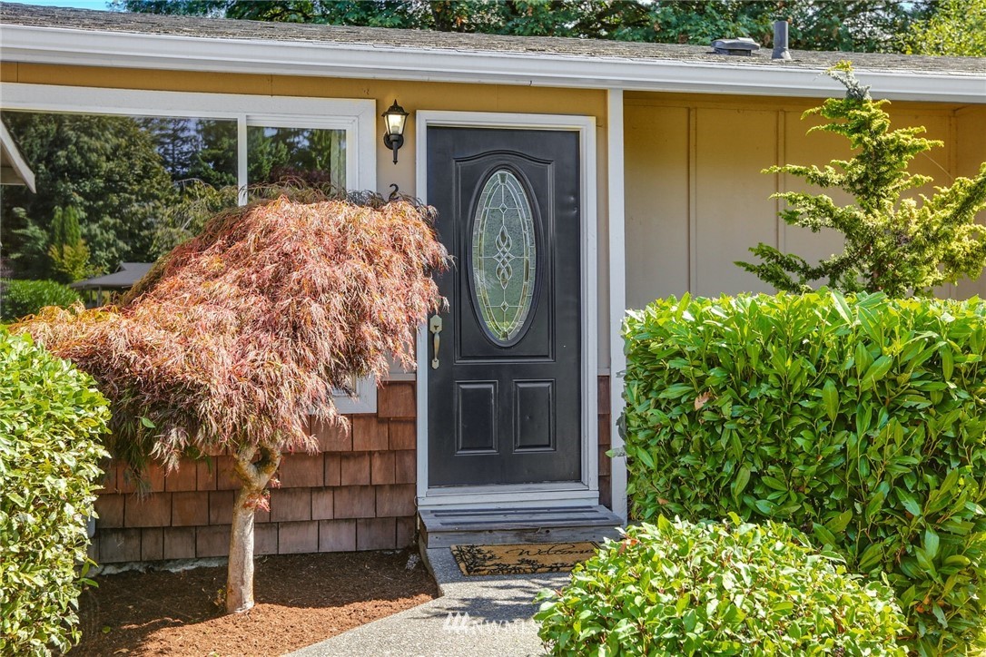22703 2nd Place West Bothell, WA 98021 - Photo 4 of 23 Gallery Image 4