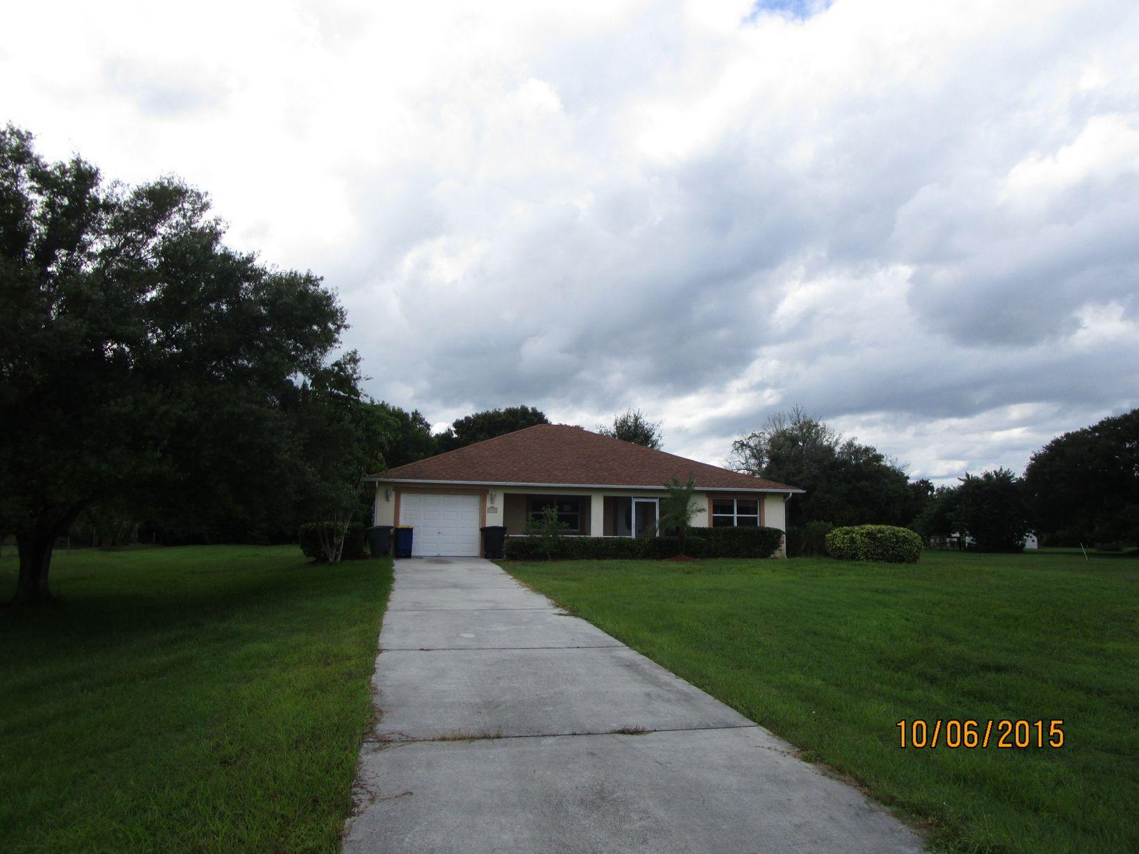 2355 South Jenkins Road Fort Pierce, FL 34947 - Photo 3 of 29 Frnt2