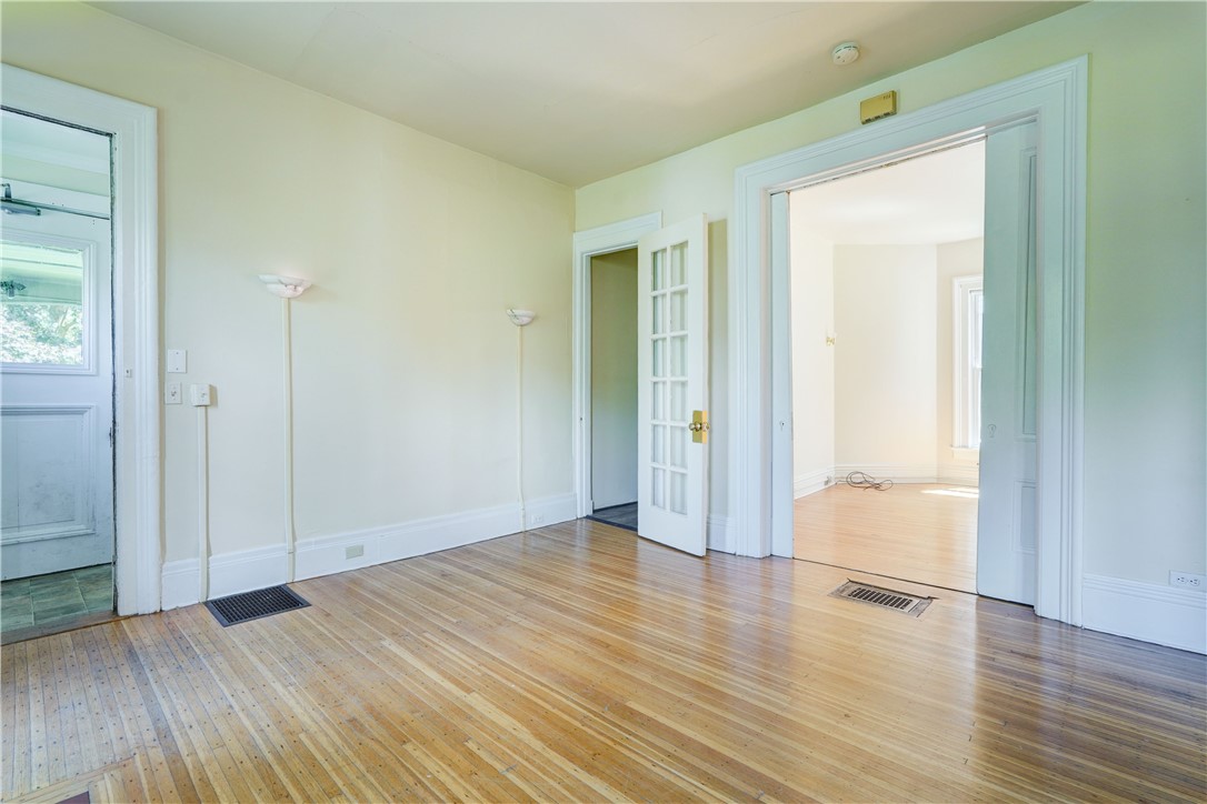 14 Vick Park B Rochester, NY 14607 - Photo 5 of 36