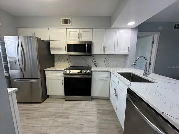 $2,000 | 3217 Westridge Boulevard, Orlando, FL 32822