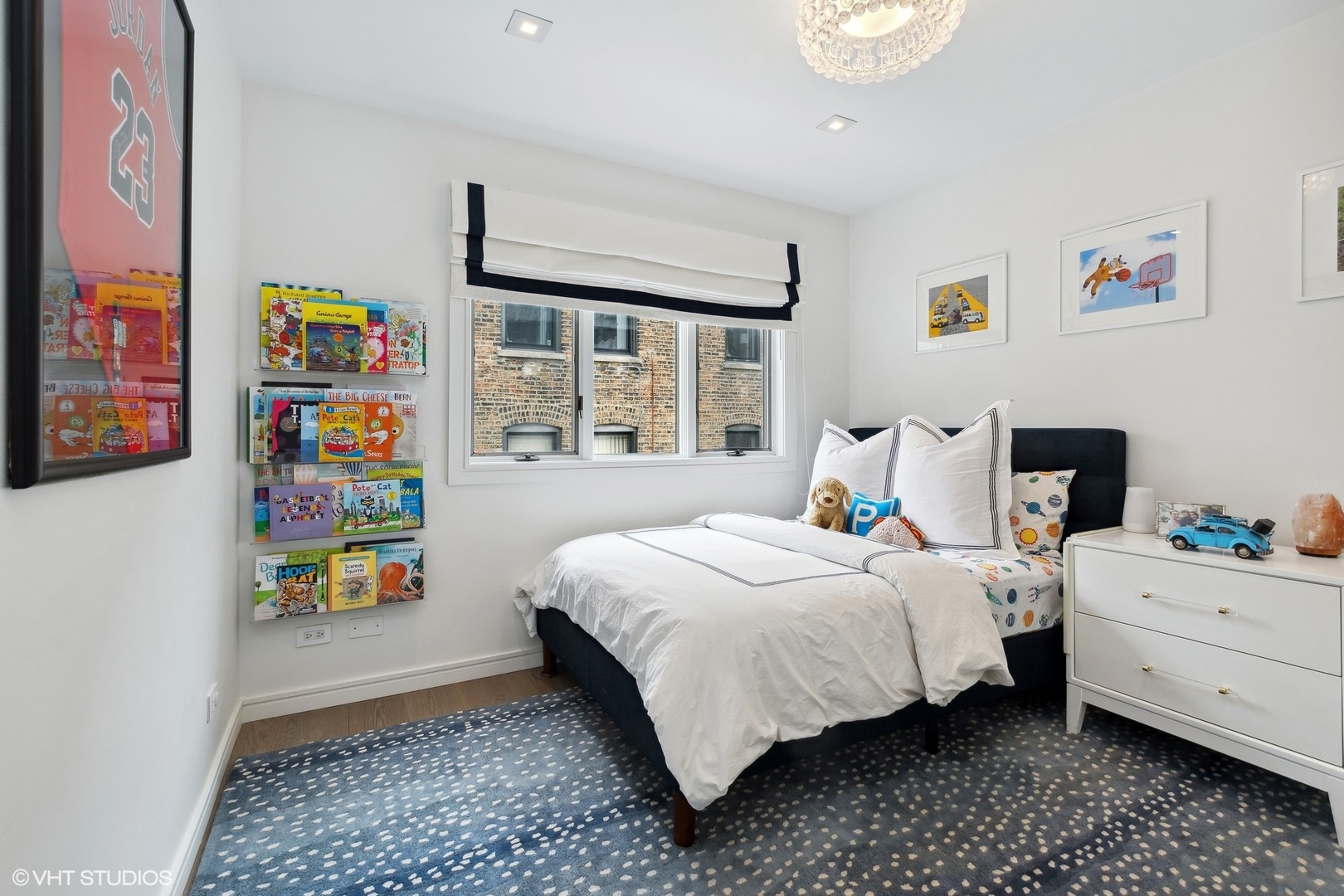 55 West Goethe Street, Unit 1223 Chicago, IL 60610 - Photo 21 of 31 a bedroom with a bed and a window