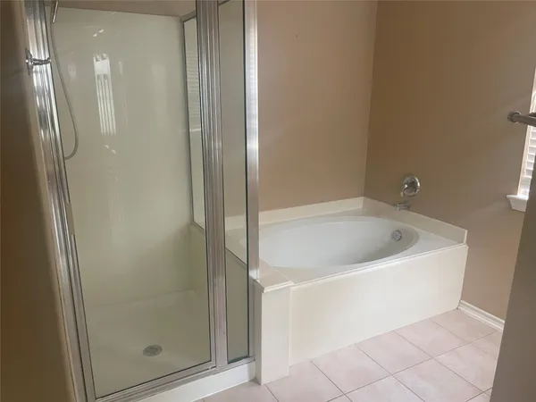 $1,950 | 5815 Vinemont Lane, Houston, TX 77084
