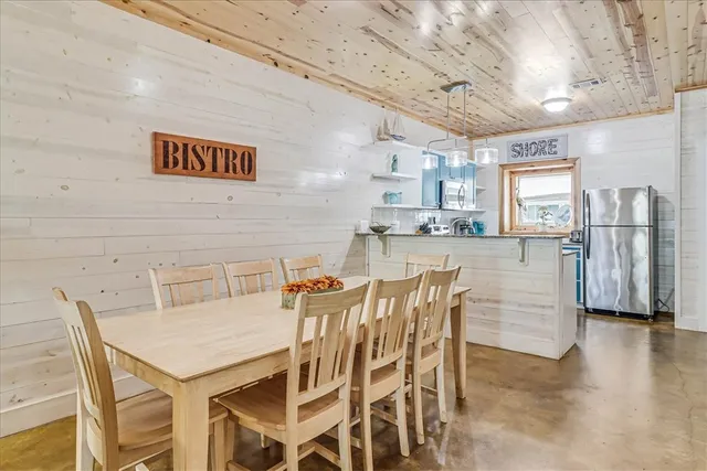 $450,000 | 2120 South 11th St Port, Unit 802, Port Aransas, TX 78373