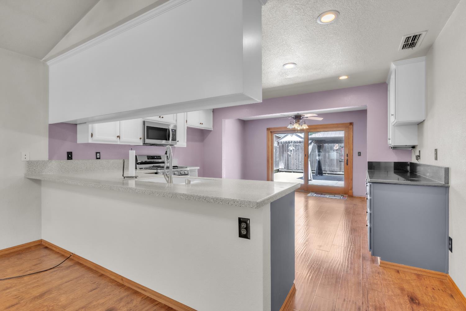 663 Carr Way Galt, CA 95632 - Photo 8 of 28